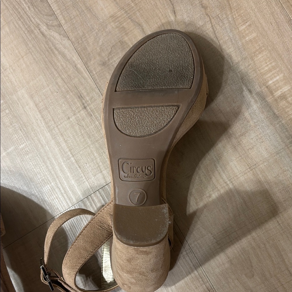 Circus by Sam Edelman Elegant Tan Women's Heels - Picture 6 of 9